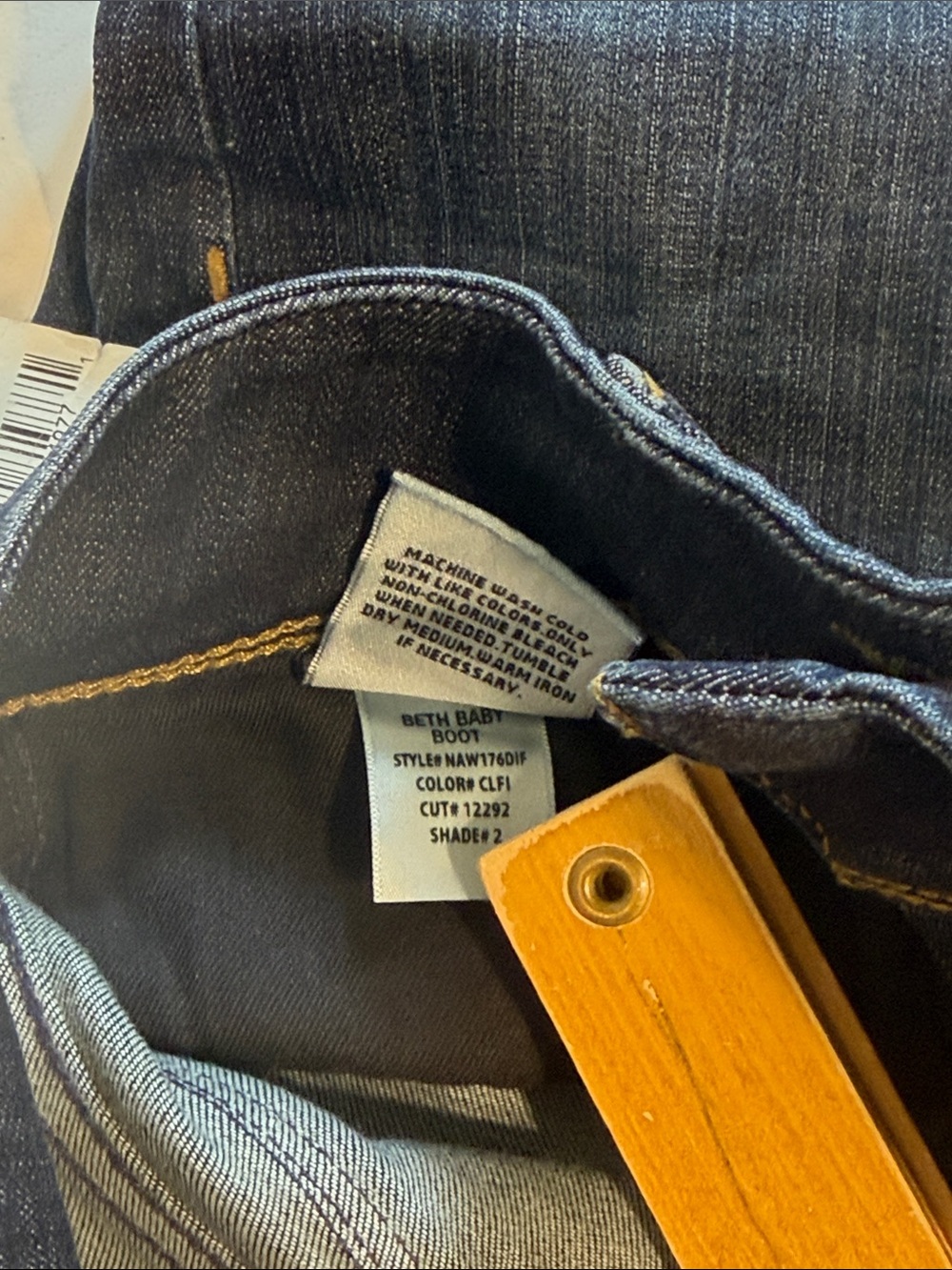 Hudson Beth Mid-Rise Baby Bootcut Jean
Style NAW176DIF - Picture 11 of 11